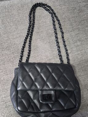 Forever 21 Black Quilted Chain-Handle Shoulder Bag
